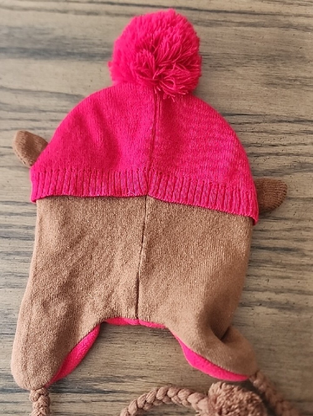 Buc-ee’s Beaver Face Knit Earflap Beanie Hat with Poms - Picture 5 of 7
